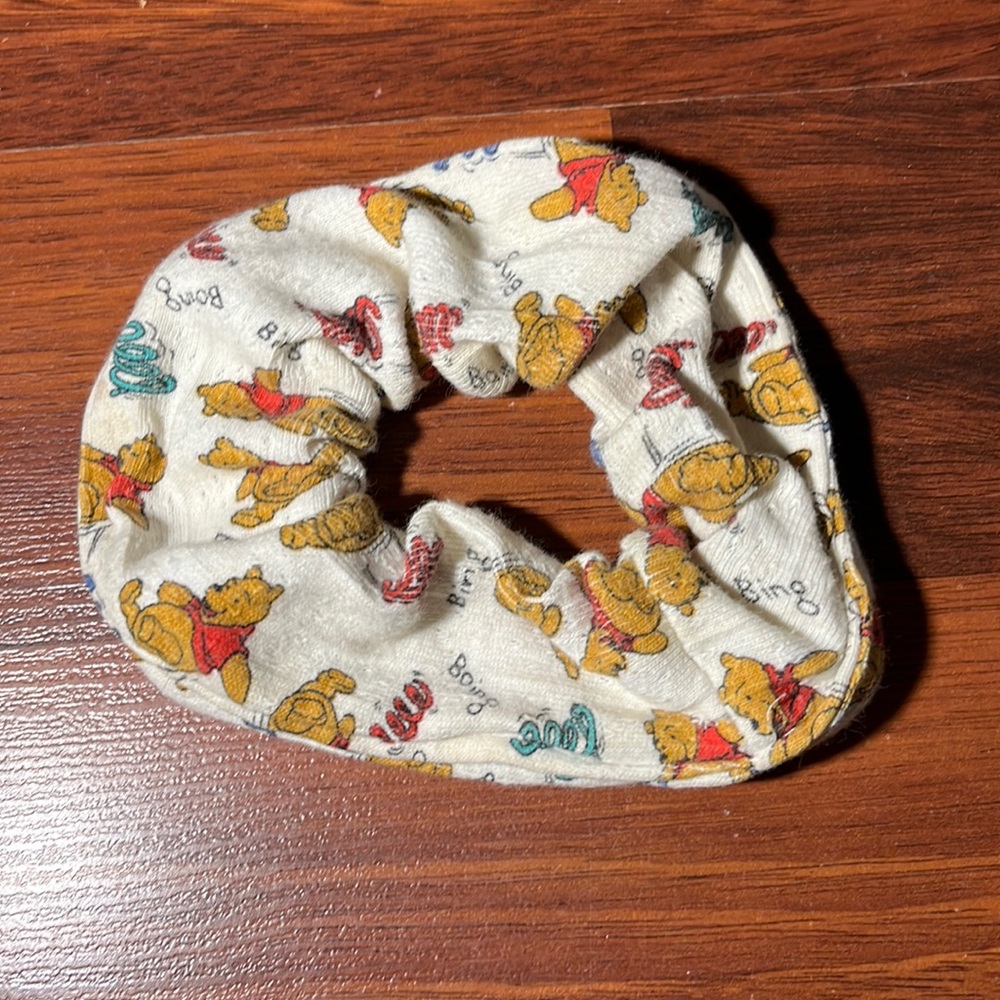Winnie Pooh scrunchie